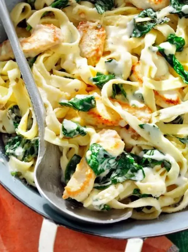 Simple Chicken Florentine Alfredo With Fettuccine