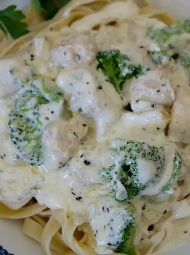 Chicken Broccoli Fettuccine Alfredo