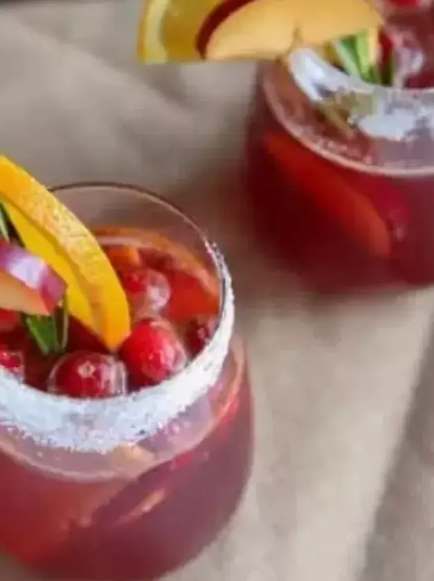 30 Best Christmas Punch For Holiday Season